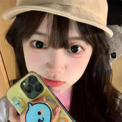 小鬼头上的女人